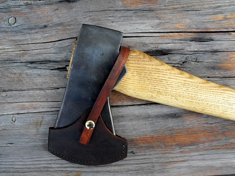 Kentucky felling axe with leather sheath