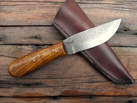 vintage style hunting voyageur knife