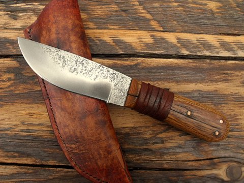 vintage style hunting voyageur knife