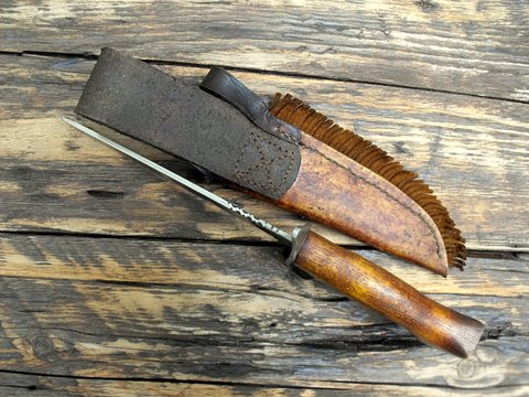 hand forged Bowie knife
