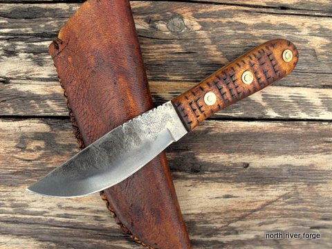 vintage style hunting voyageur knife