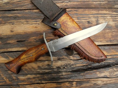 Hand forged belt Bowie knife