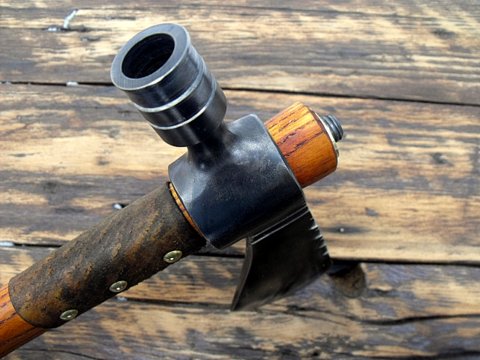 pipe-tomahawk